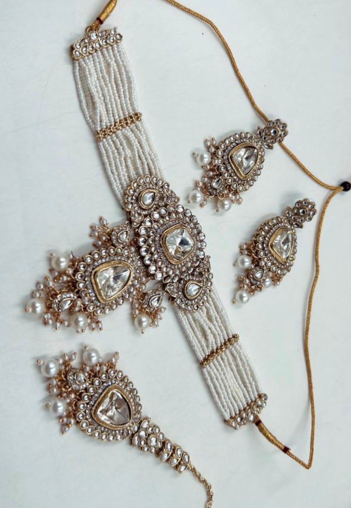 Kundan chokar set