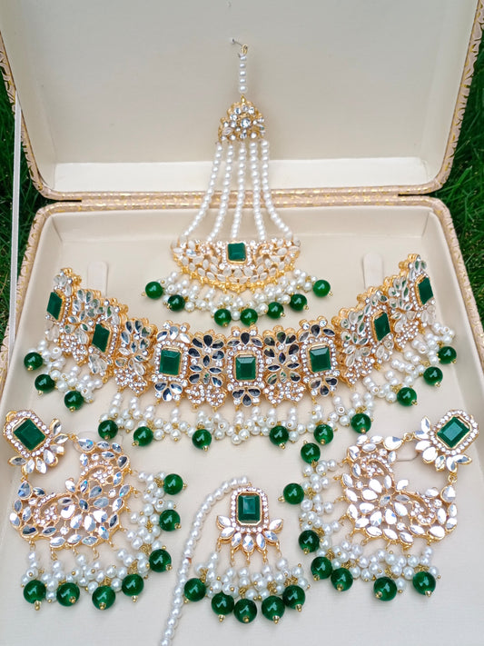 Chokar set with Earrings, tikka din side passa