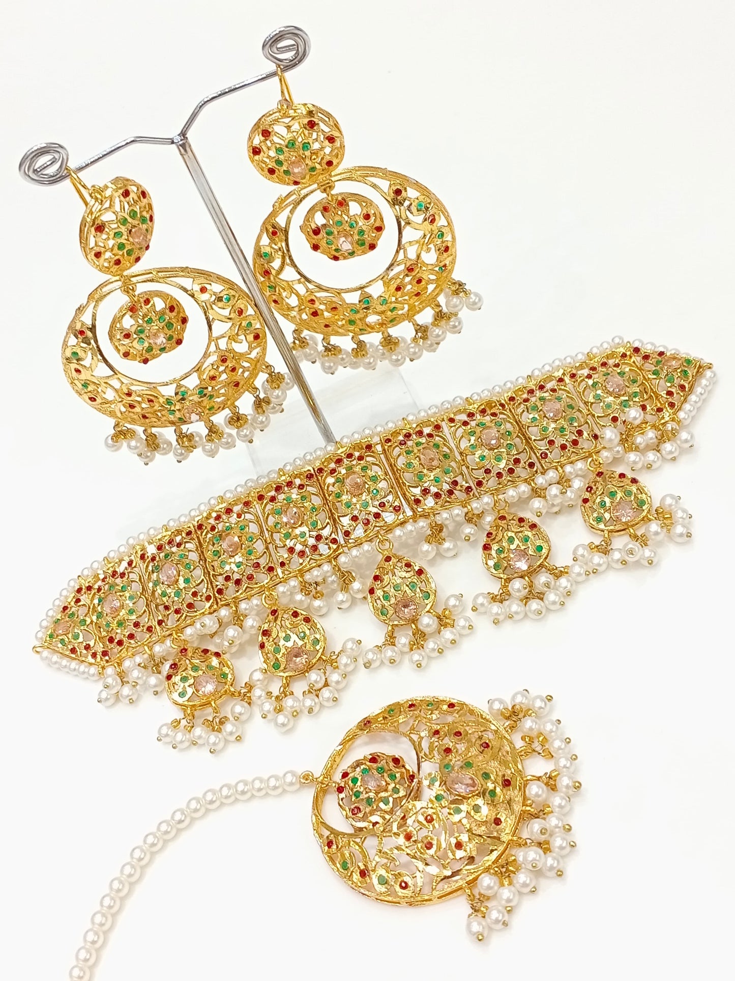 Gold polished Hydrabadi chokar set