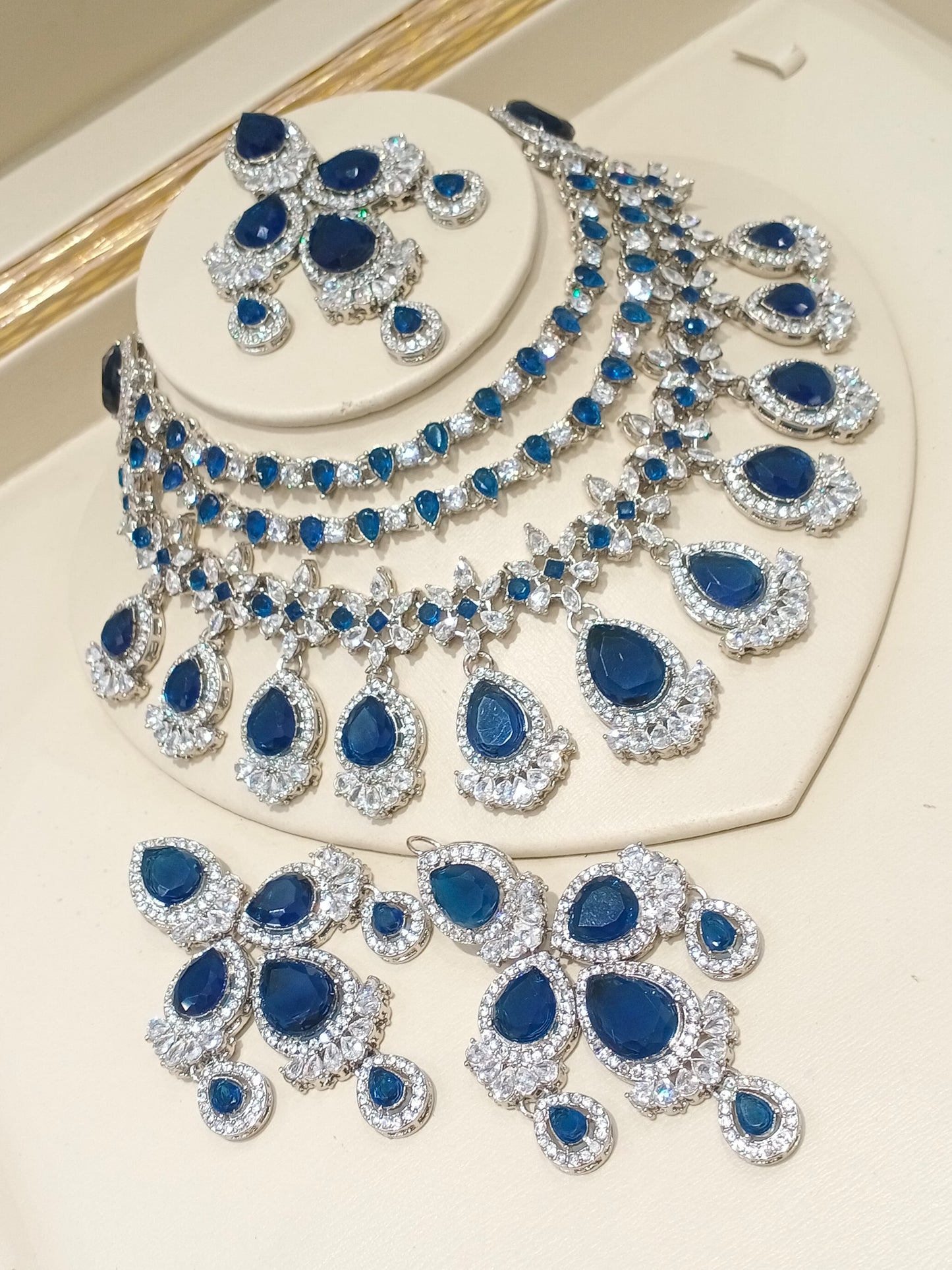 Zarcon necklace set with earrings and tikka