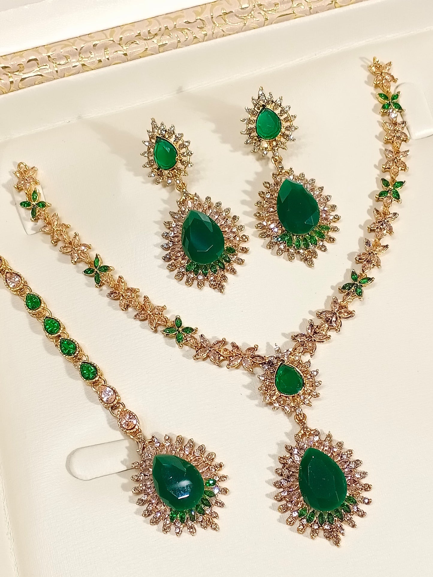 Zarcon Necklace set