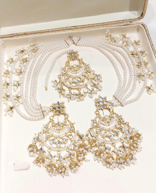 Premium Sahara Chand Bhalli with Tikka