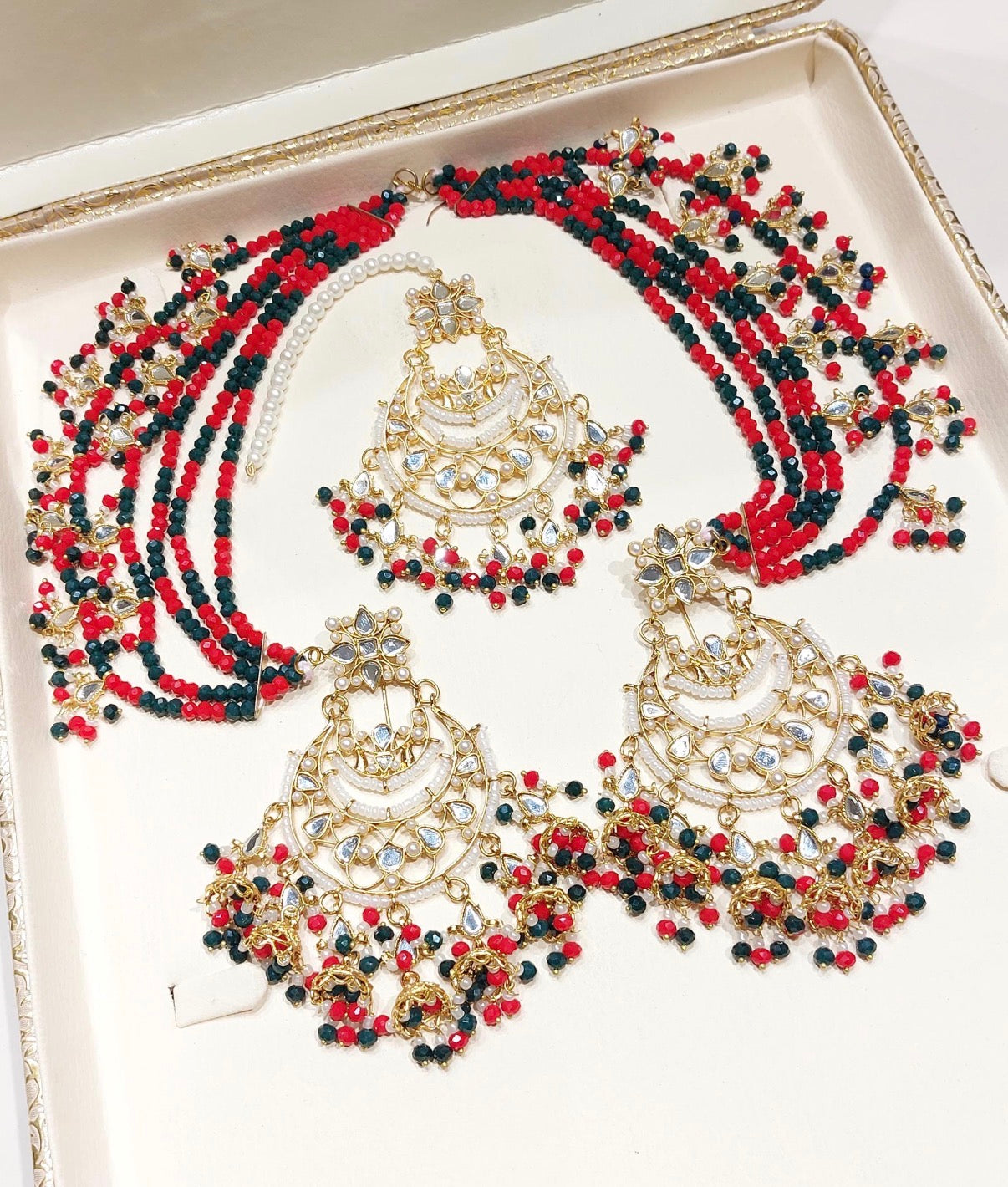 Premium Sahara Chand Bhalli with Tikka