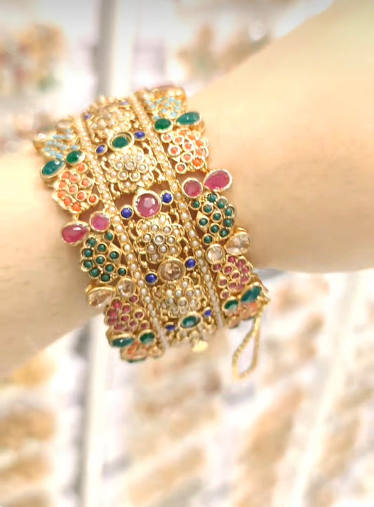 Gold polished Nauratan openable Kara