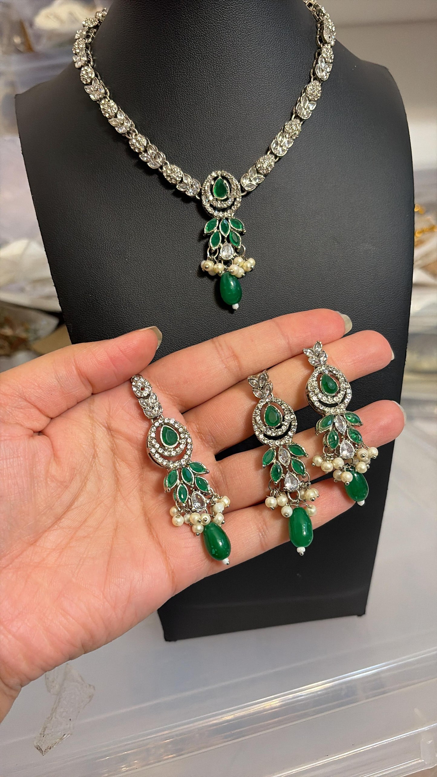 Necklace with earrings and tikka