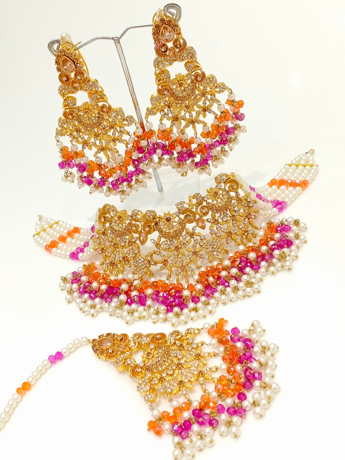 Chokar set with Earrings and Tikka
