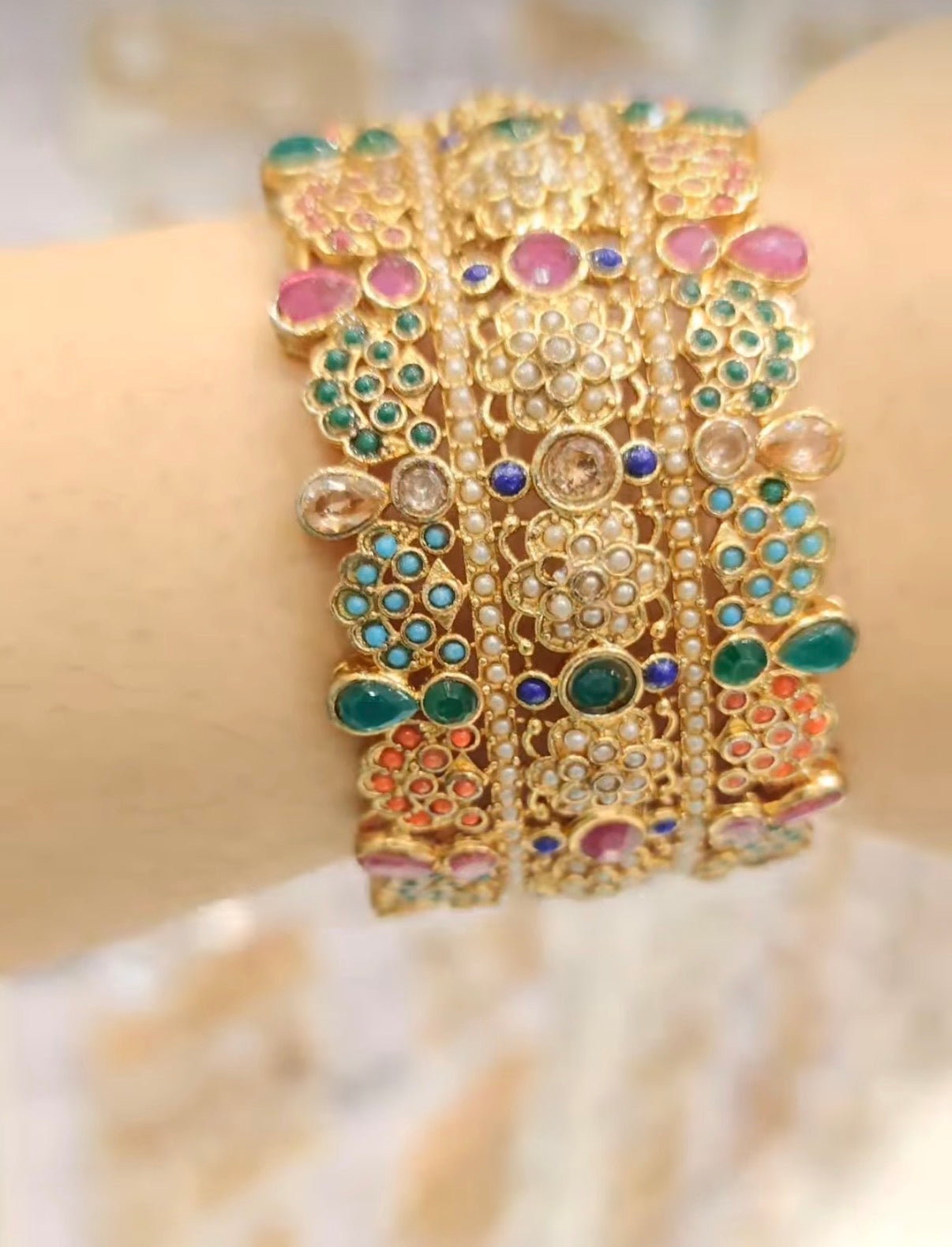 Gold polished Nauratan openable Kara