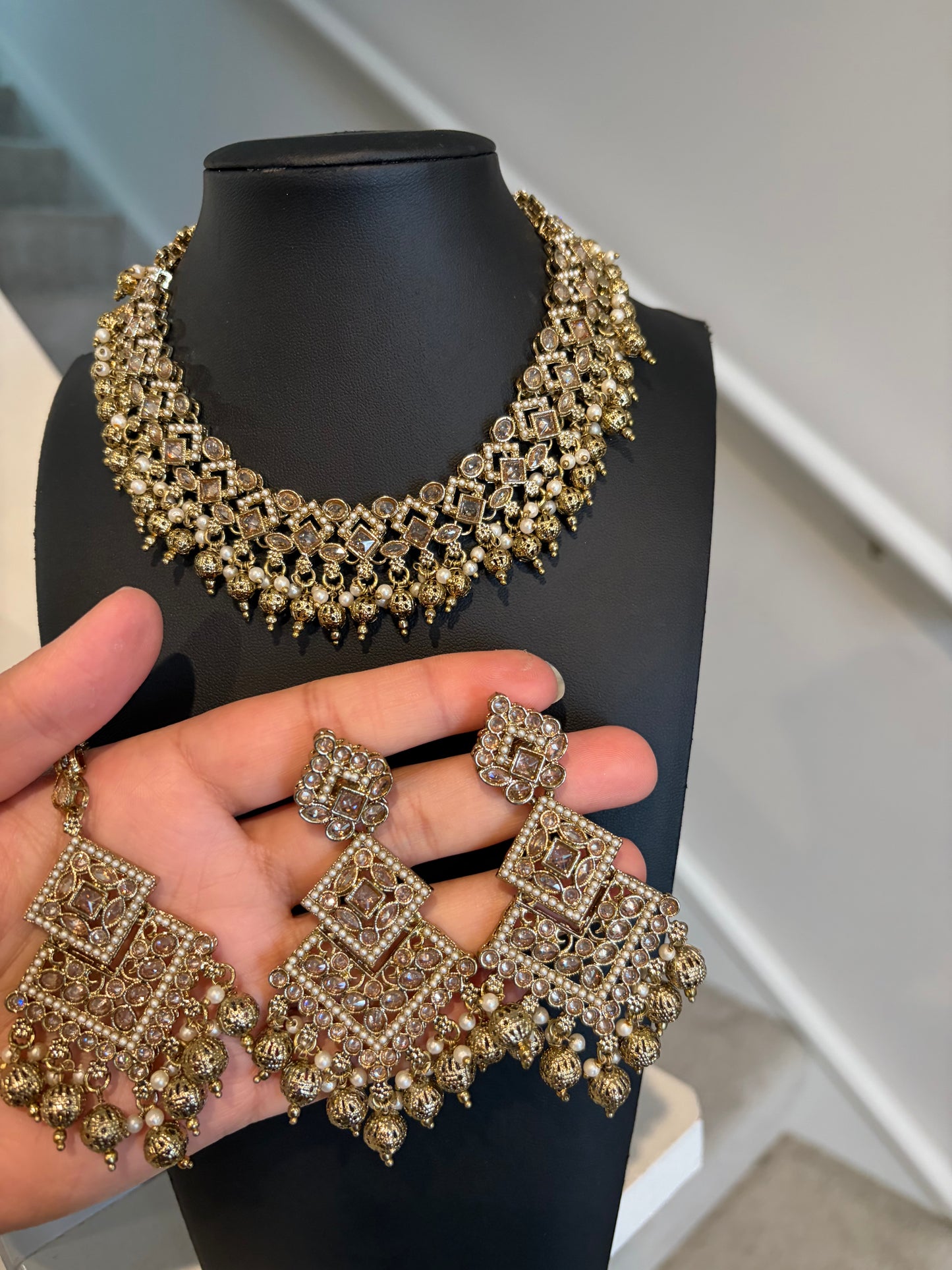Premium quality necklace set with earrings and tikka