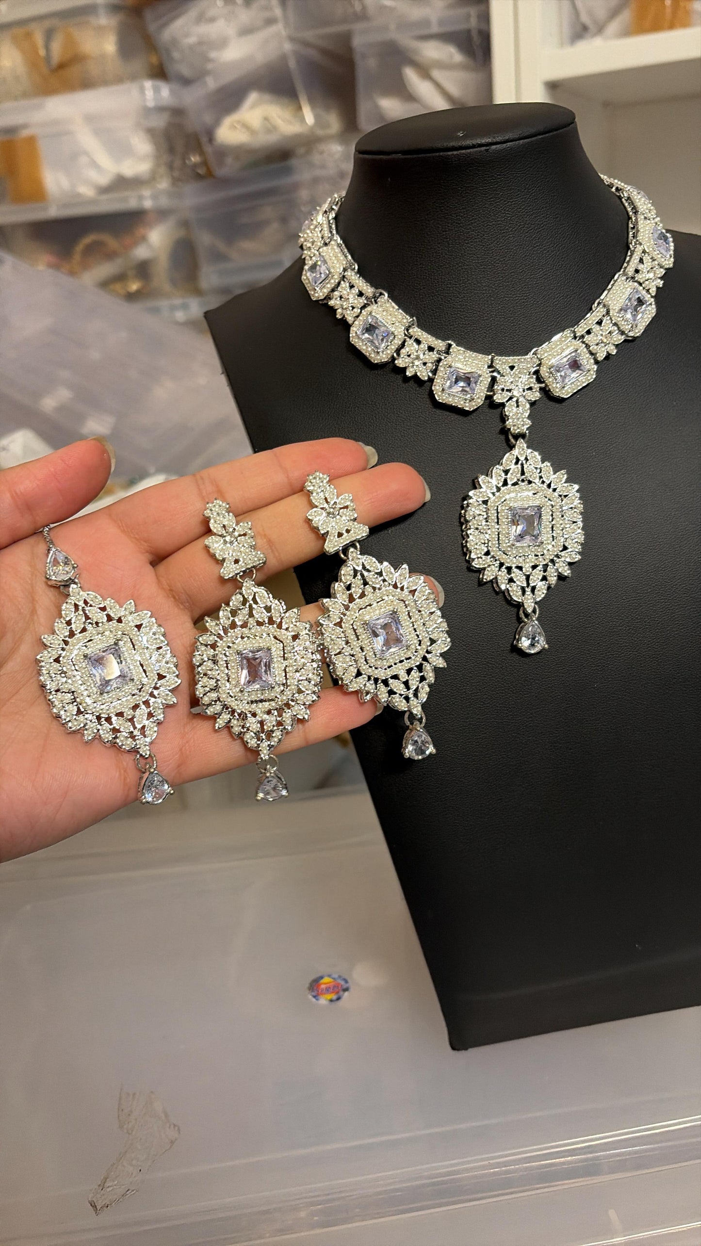 Necklace with earrings and tikka