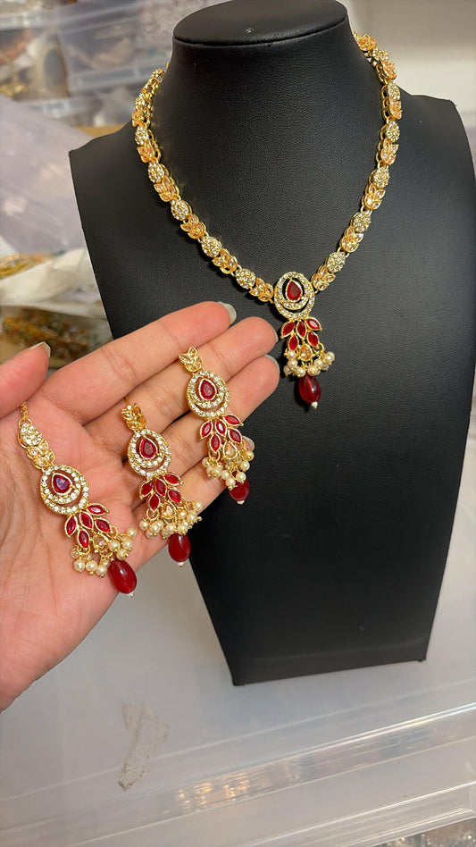 Necklace with earrings and tikka