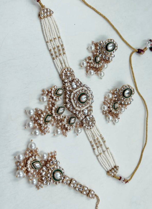 Kundan chokar set
