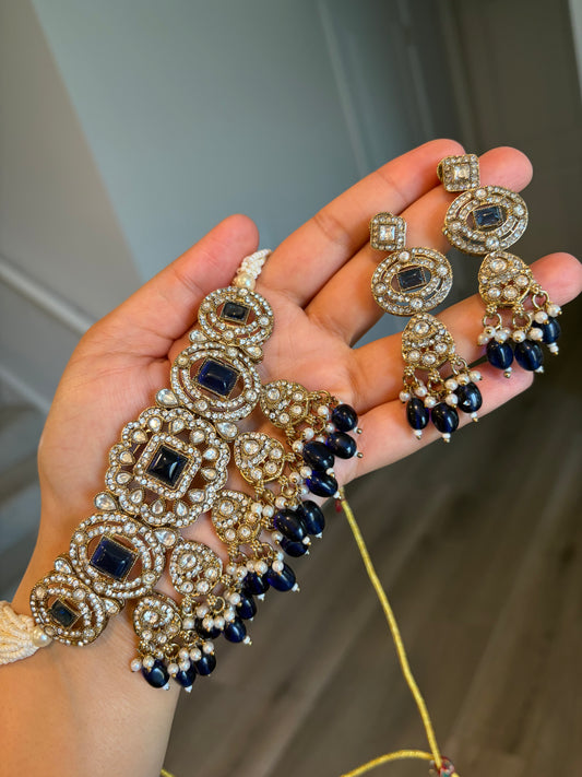 Antique chokar set